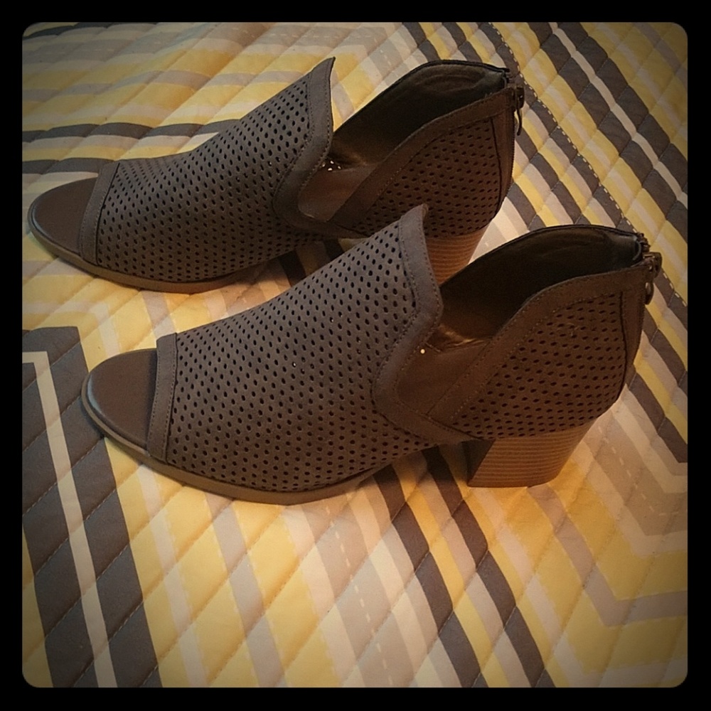 Size 11 casual dressey
